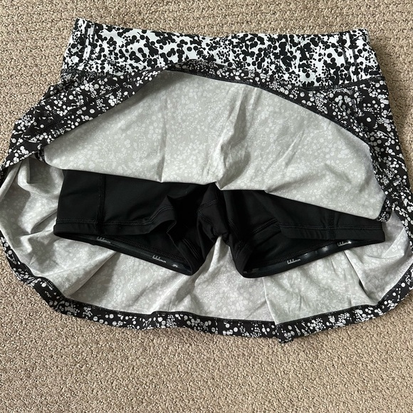 Lululemon Pace Rival Skort 4 Tall Black White - Picture 3 of 7